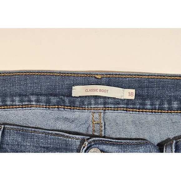 Levi's Women's Classic Boot Med Blue Wash Size 18 Denim Jeans - Picture 3 of 8